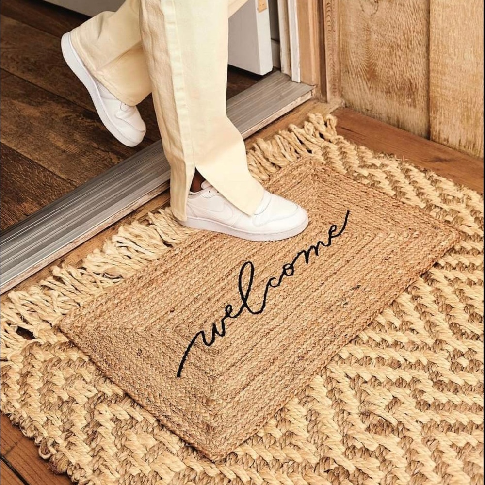 🥳HOST PICK!!🥳🌸Accompany Jute “Welcome” Mat🌸